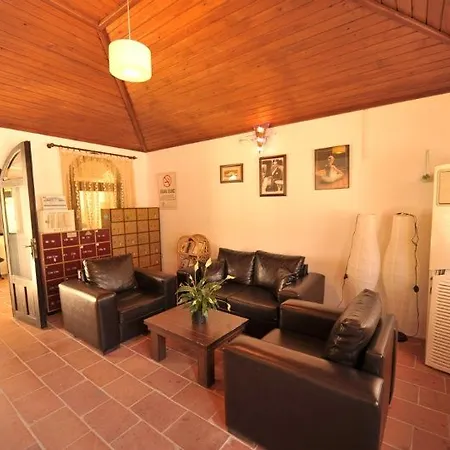 Mavibelce Hotel 2*